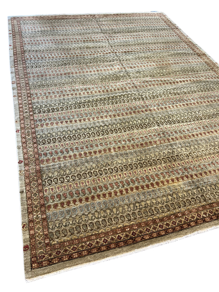 Hand-Knotted Wool Rug – Ivory &amp; Pistachio Pattern – 10’1” × 14’0”