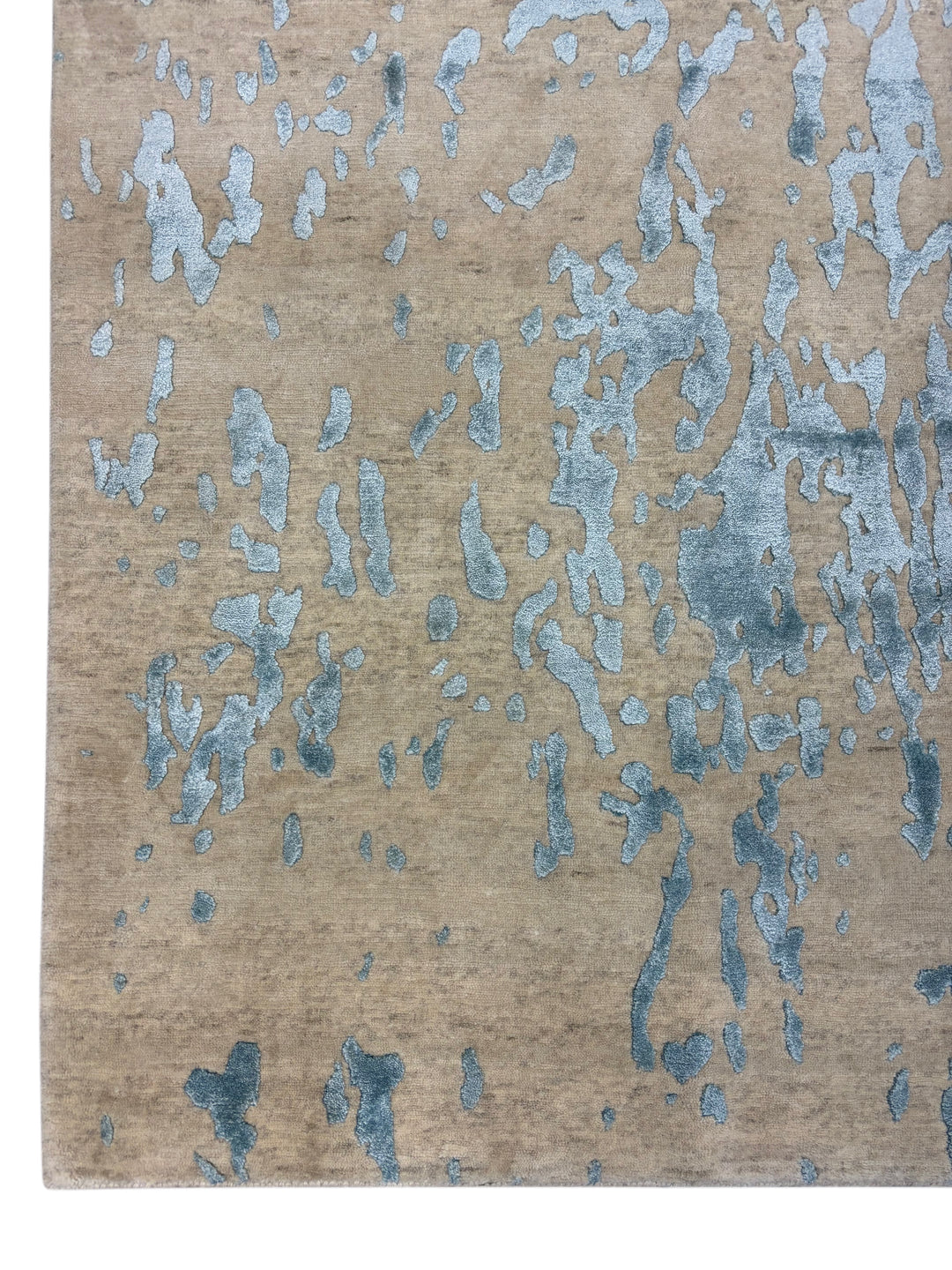 Azure Drift Modern Wool Rug – 8’0” x 10’0”
