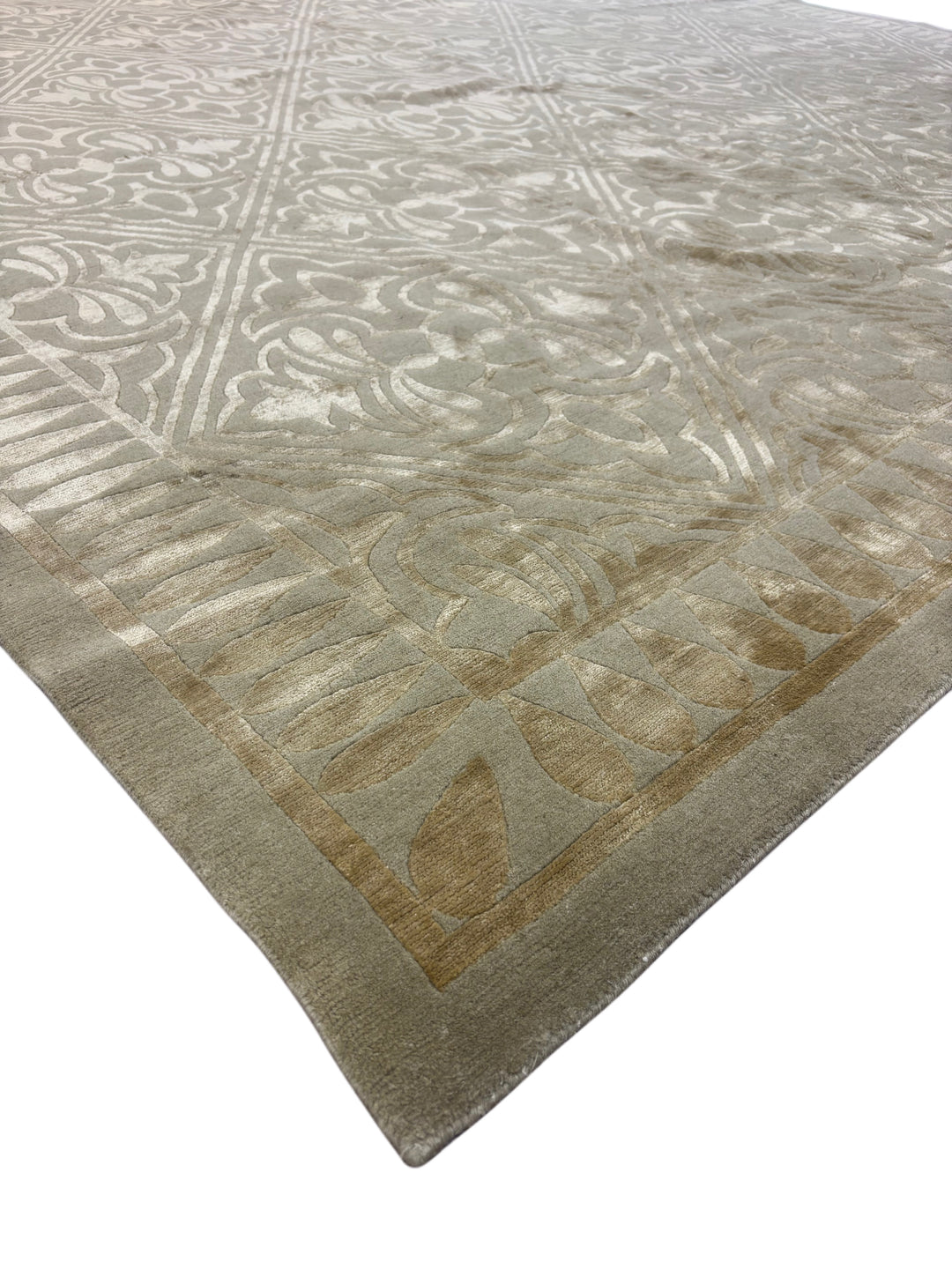 Champagne Trellis Contemporary Wool Rug – 8’0” x 10’0”