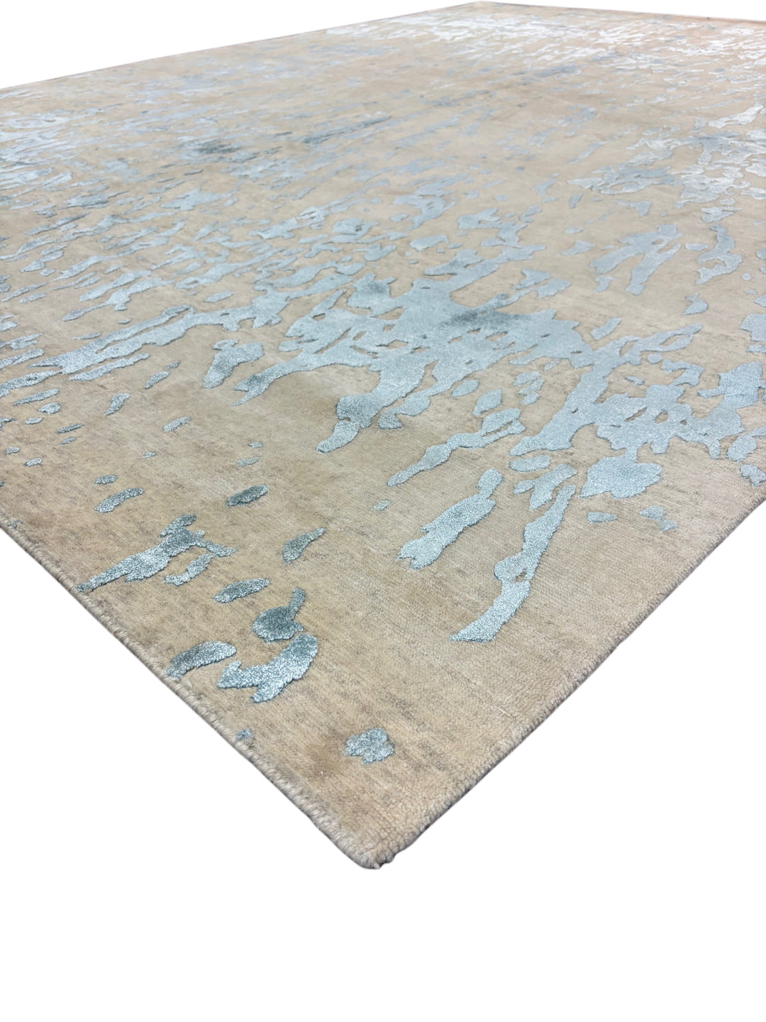 Azure Drift Modern Wool Rug – 8’0” x 10’0”