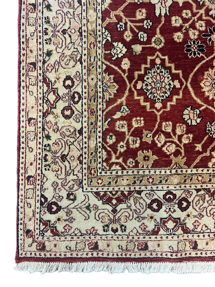 Burgundy Traditional Wool Rug – 8’0” x 10’9”