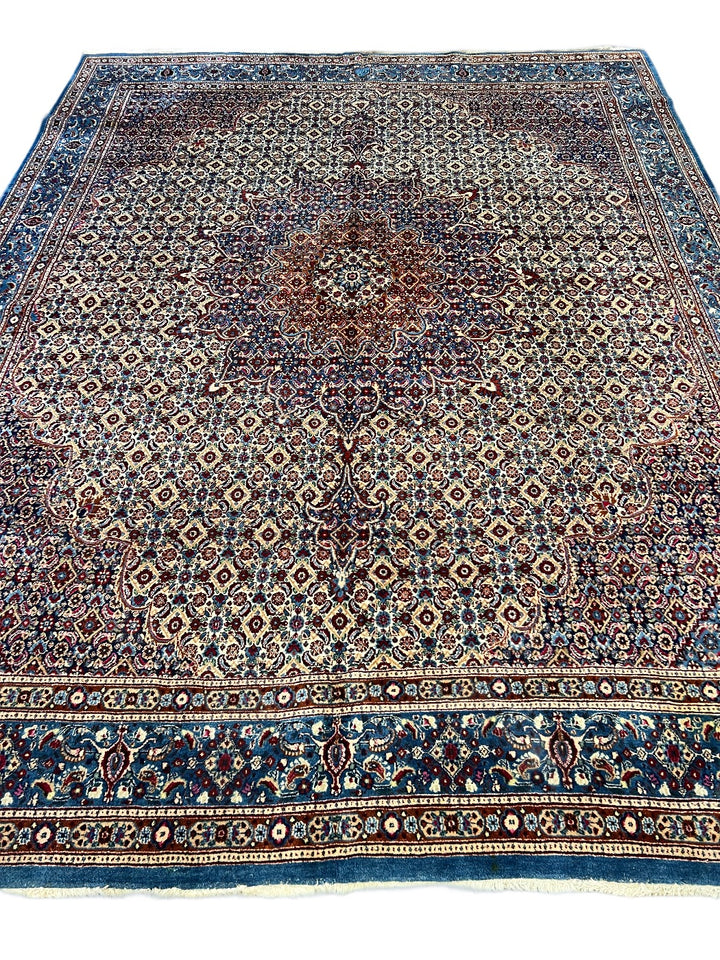 Classic Medallion Wool Rug – Blue &amp; Ivory Design – 10’0” x 12’10”