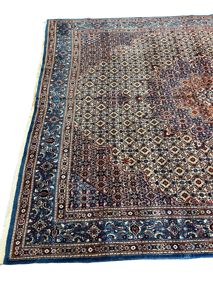 Classic Medallion Wool Rug – Blue &amp; Ivory Design – 10’0” x 12’10”