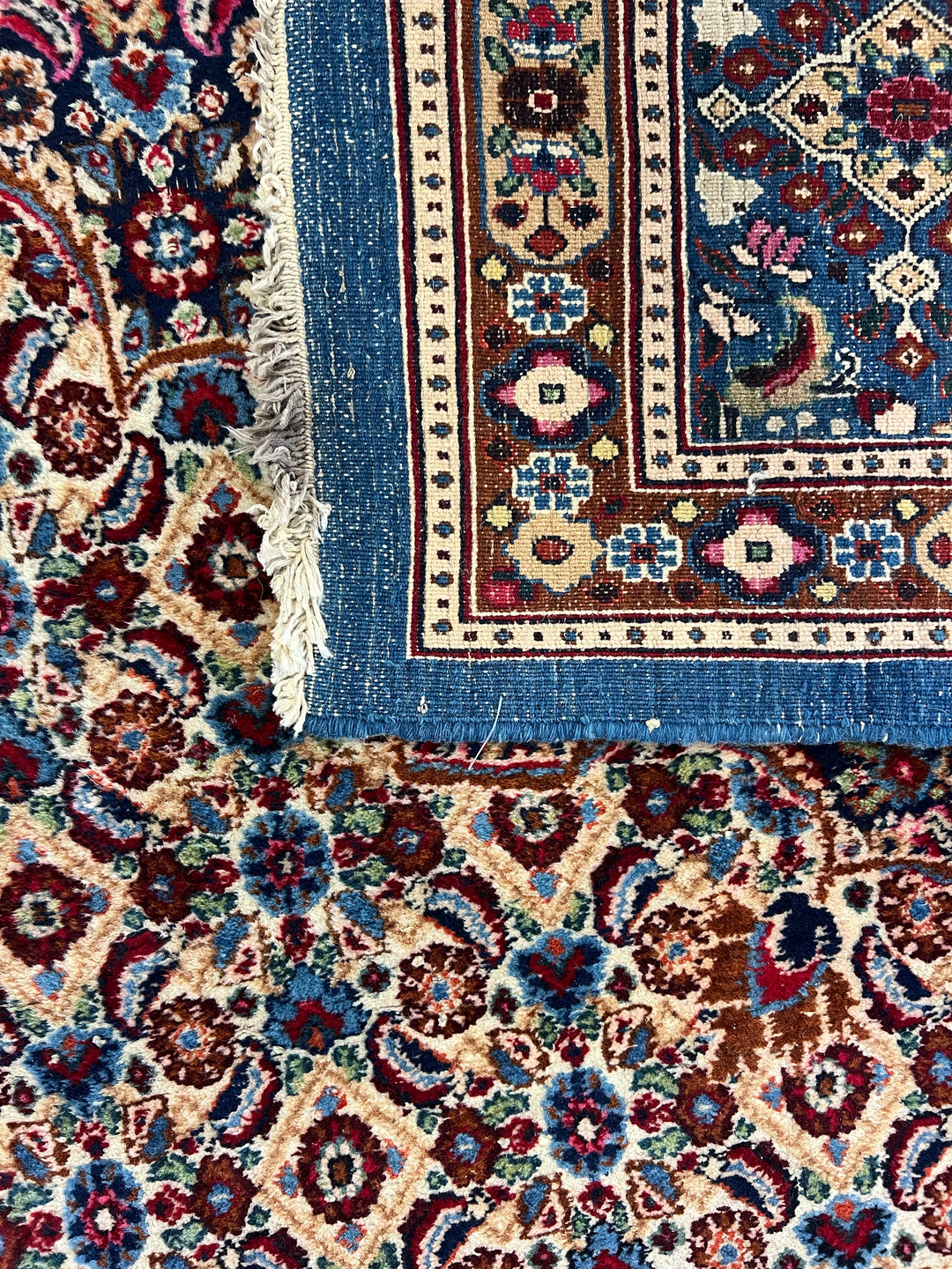 Classic Medallion Wool Rug – Blue &amp; Ivory Design – 10’0” x 12’10”