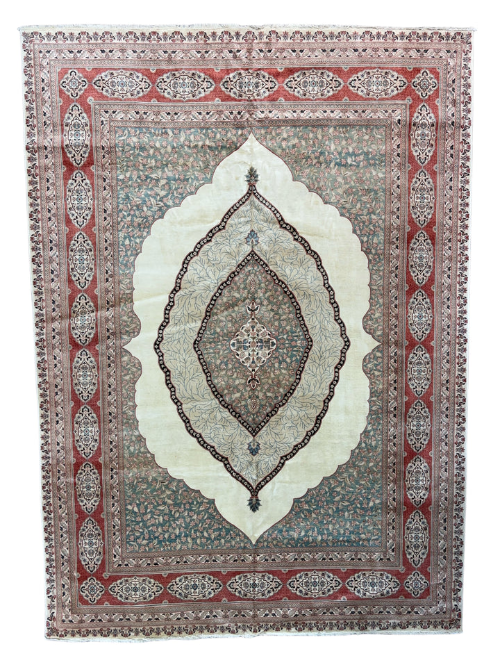 Sage &amp; Terracotta Medallion Wool Area Rug – 9’10” × 13’8”