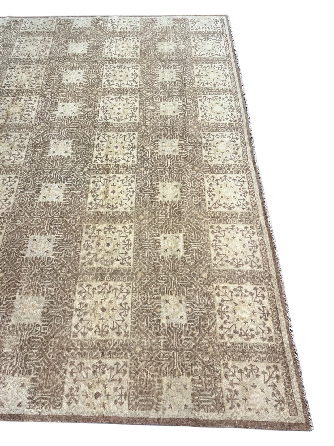 Taupe Geometric Pattern Wool Rug – 9’11” × 14’0”