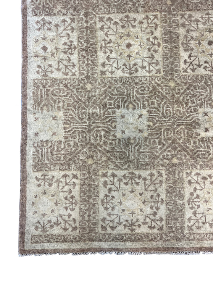 Taupe Geometric Pattern Wool Rug – 9’11” × 14’0”