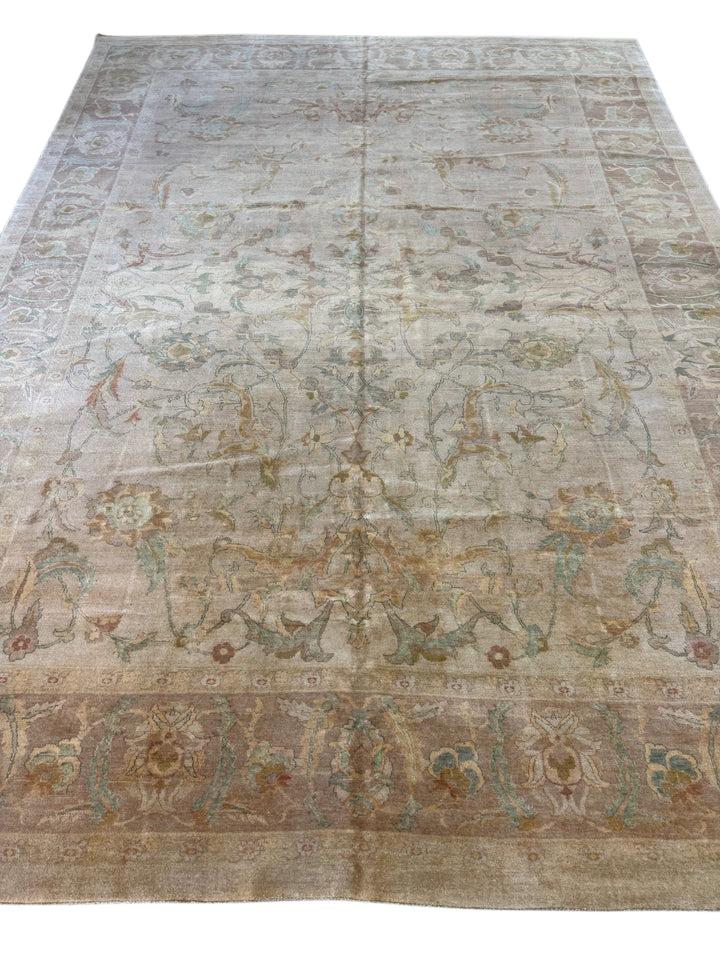 Muted Floral Vine Wool Rug – 9’9” × 13’7”