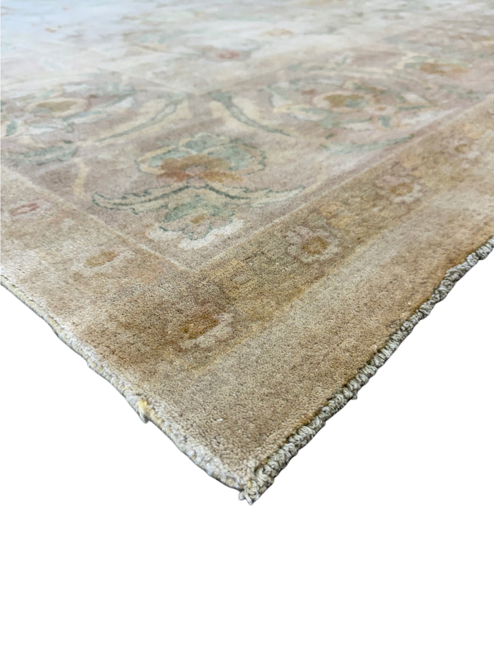 Muted Floral Vine Wool Rug – 9’9” × 13’7”