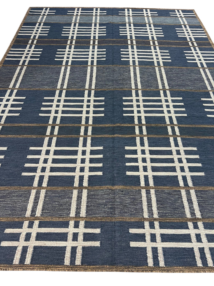 Navy &amp; Ivory – Transitional English Plaid – Handwoven Wool Flat Weave Rug – 10’1” × 14’1”