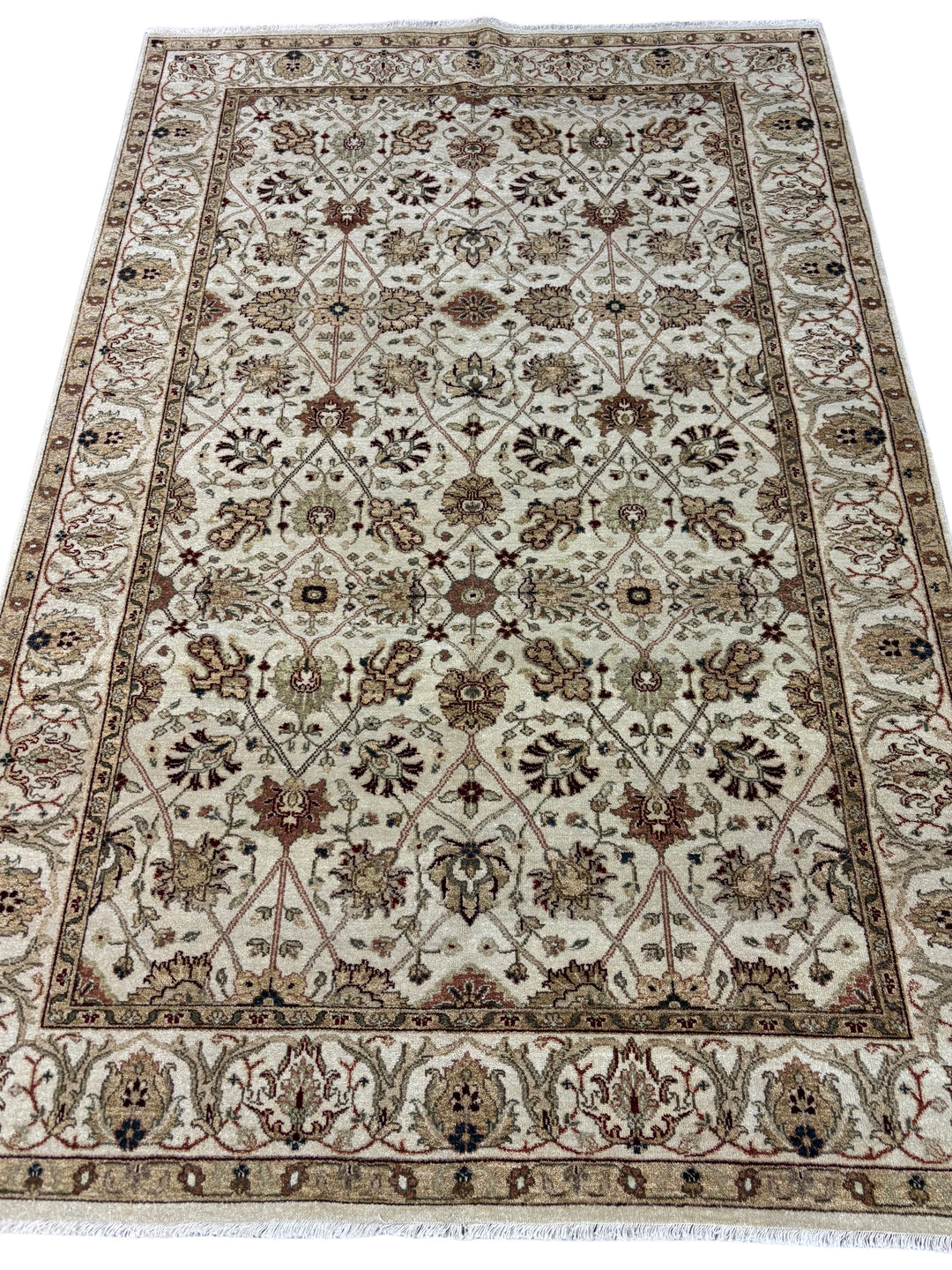 Hand-Knotted Wool Rug – Ivory &amp; Beige Traditional Floral Design – 5.6’ x 8.4’