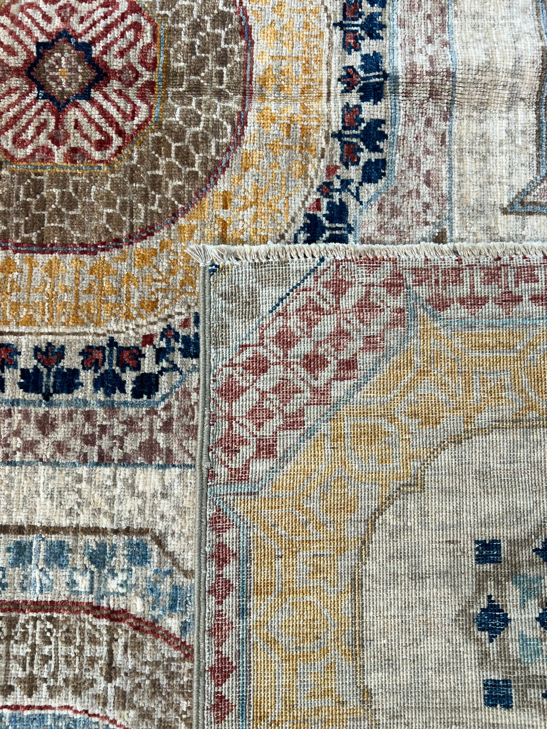 Ivory, Blue &amp; Gold Geometric Medallion Design – Hand-Knotted Mamluk Wool Rug –  4.11’ x 6.7’