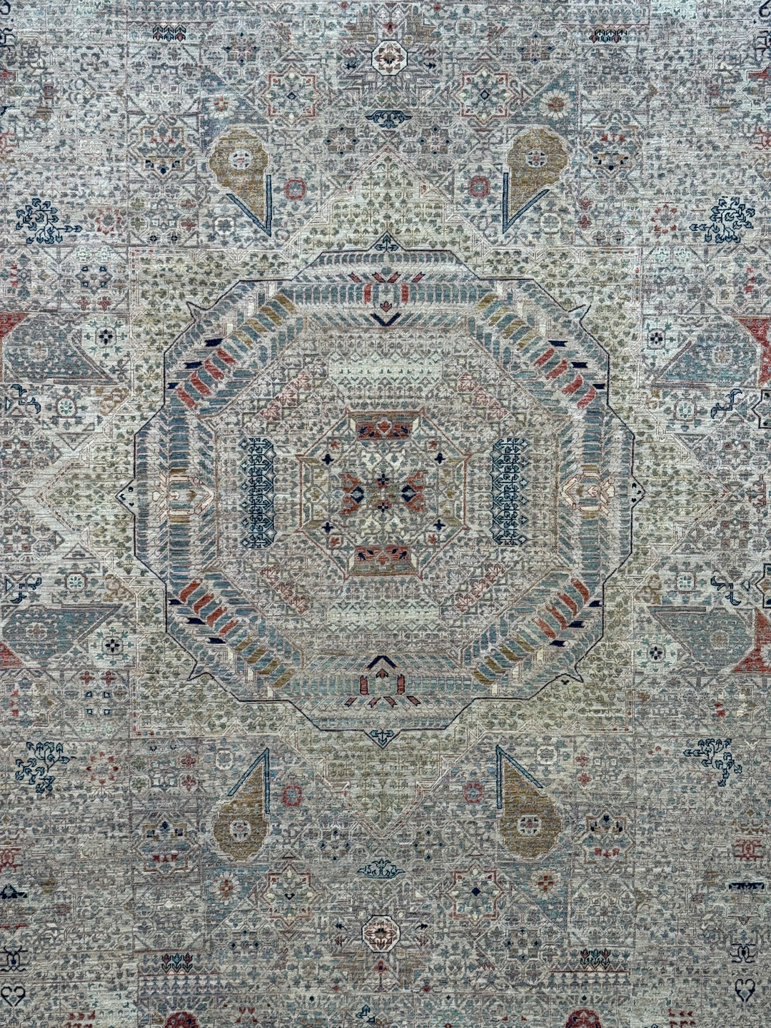 Ivory &amp; Soft Beige Medallion Wool Rug – 8.1’ x 9.11’
