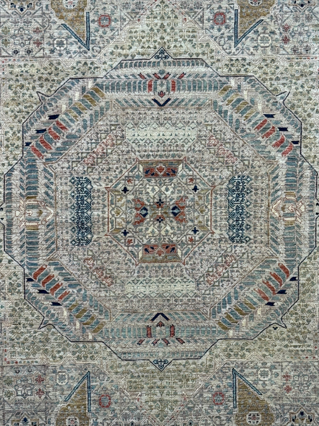 Ivory &amp; Soft Beige Medallion Wool Rug – 8.1’ x 9.11’