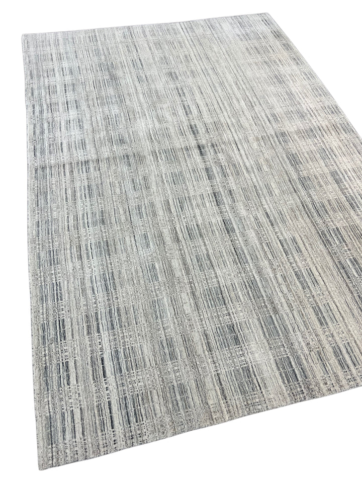 Gray, Ivory &amp; Charcoal Abstract Plaid Rug – 7’ x 10’