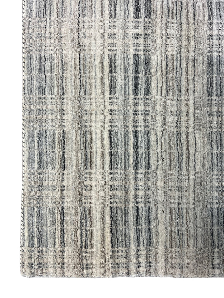 Gray, Ivory &amp; Charcoal Abstract Plaid Rug – 7’ x 10’