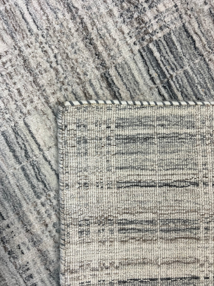 Gray, Ivory &amp; Charcoal Abstract Plaid Rug – 7’ x 10’