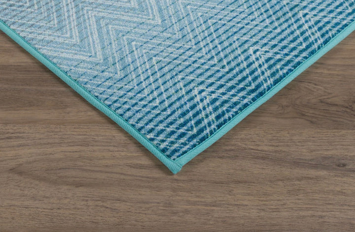 Aster – Geometric Chevron Nylon Carpet