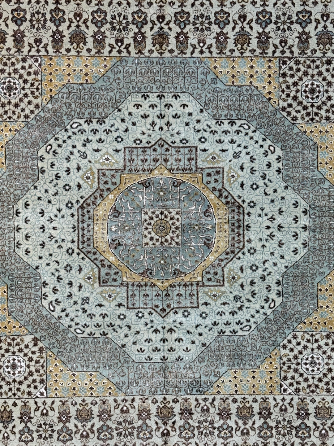 Soft Blue, Ivory &amp; Gold Floral Medallion Rug – 8’1” x 9’11”