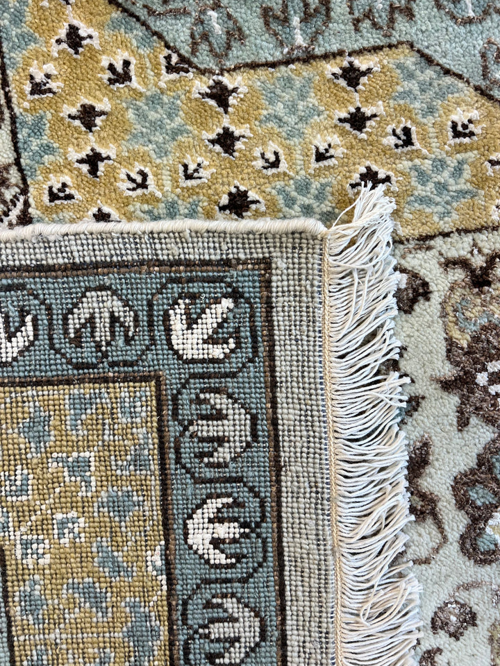 Soft Blue, Ivory &amp; Gold Floral Medallion Rug – 8’1” x 9’11”