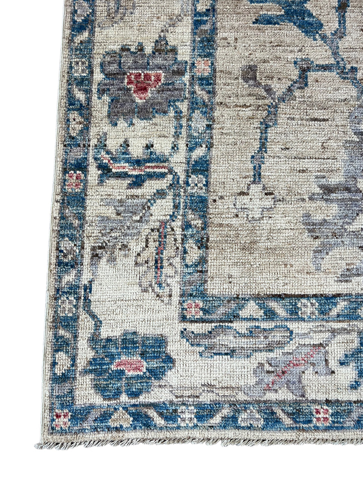 Ivory &amp; Blue Oushak Style Rug with Muted Red Accents – 8’1” x 9’10”