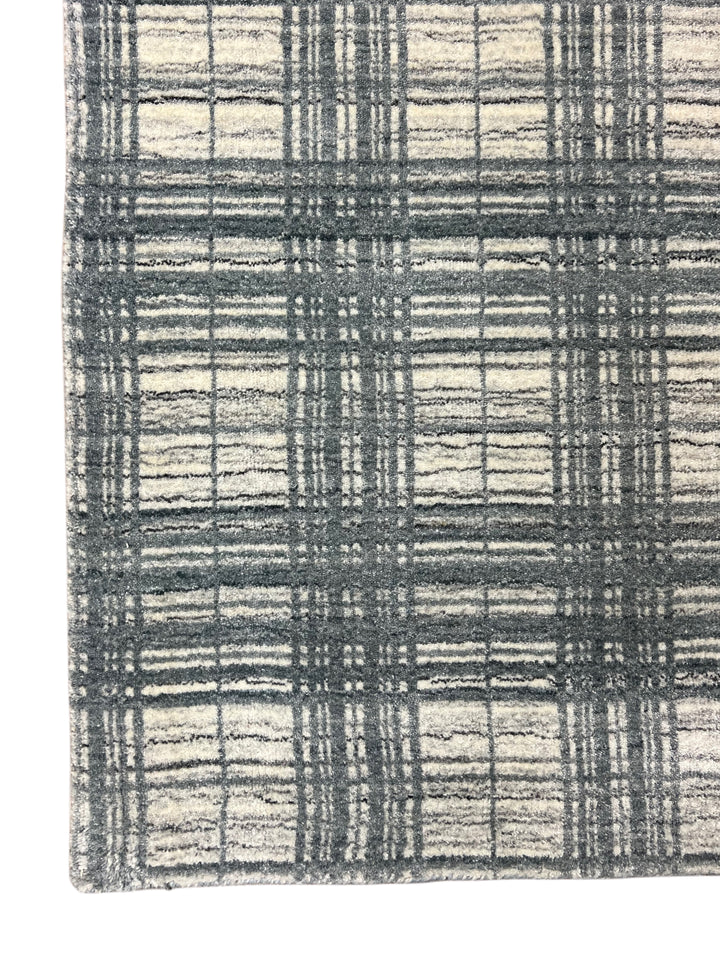 Ivory &amp; Charcoal Gray Plaid Grid Area Rug – 9’0” x 12’0”