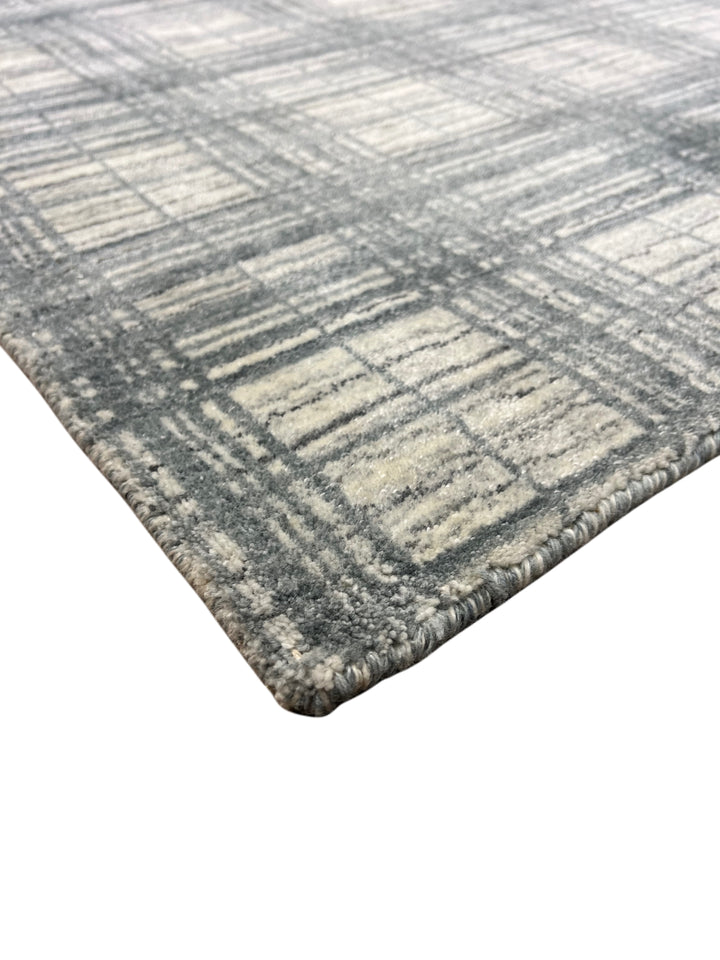 Ivory &amp; Charcoal Gray Plaid Grid Area Rug – 9’0” x 12’0”