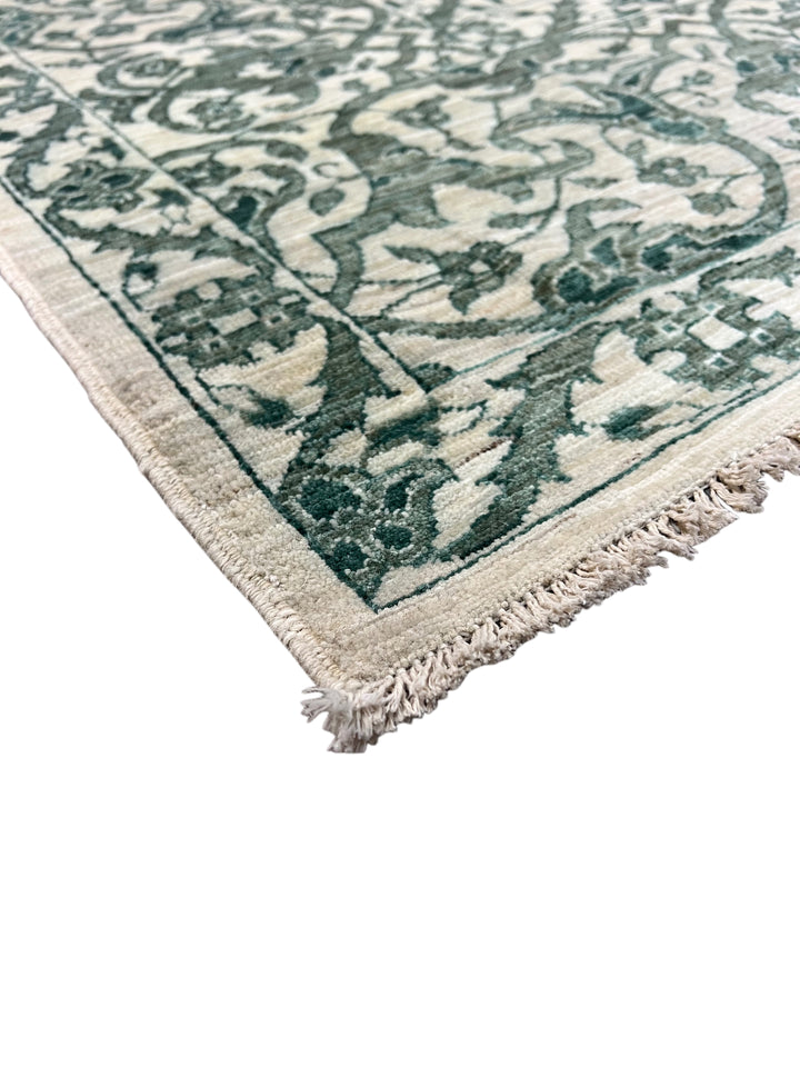 Ivory &amp; Deep Green Floral Area Rug – 9’0” x 12’2”