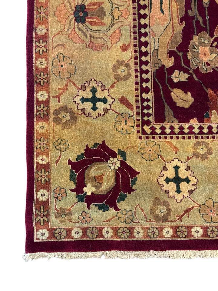 Burgundy Palace Traditional Wool Rug – 9’10” x 13’8”