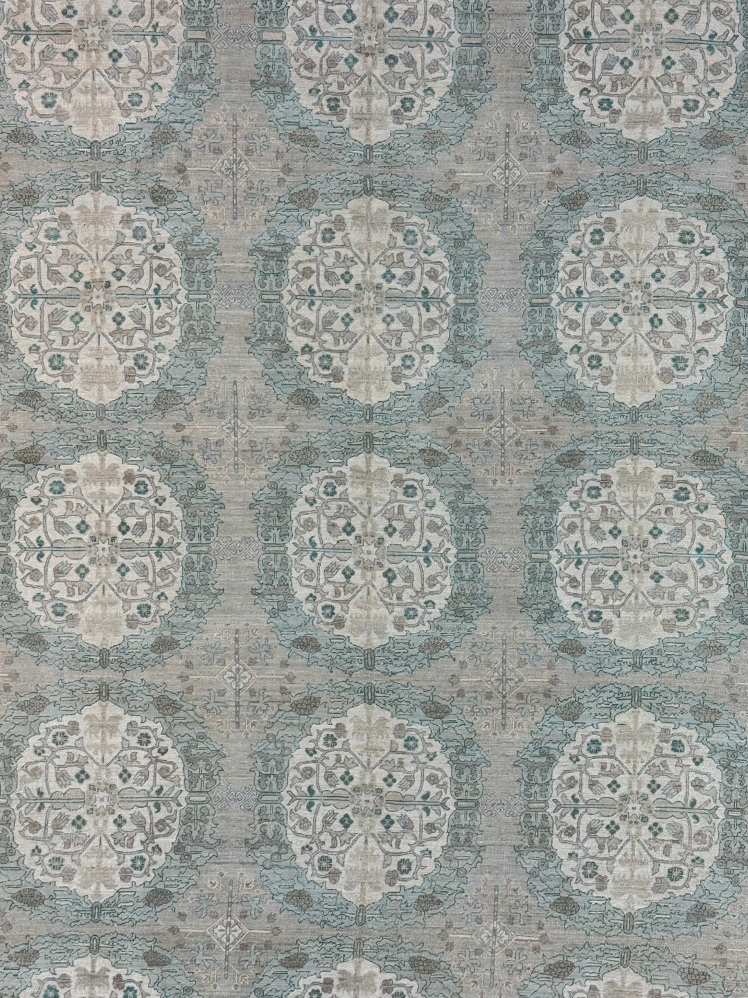 Soft Grey, Ivory &amp; Teal Medallion Area Rug – 8’10” x 12’2”
