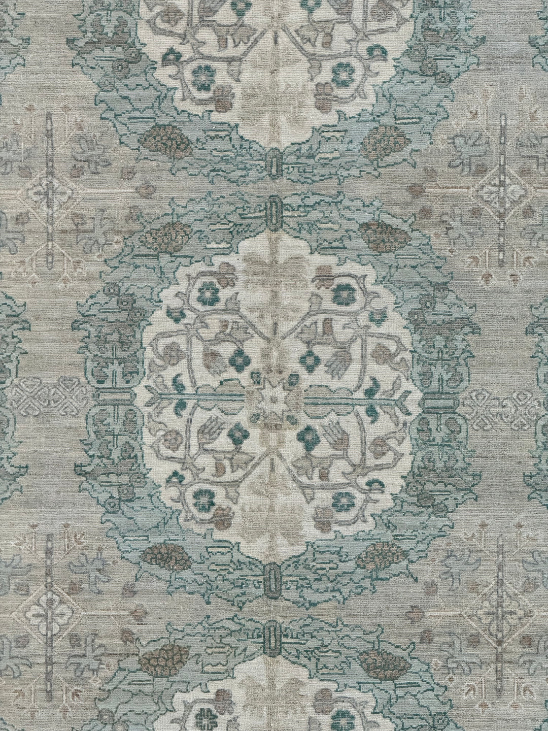 Soft Grey, Ivory &amp; Teal Medallion Area Rug – 8’10” x 12’2”