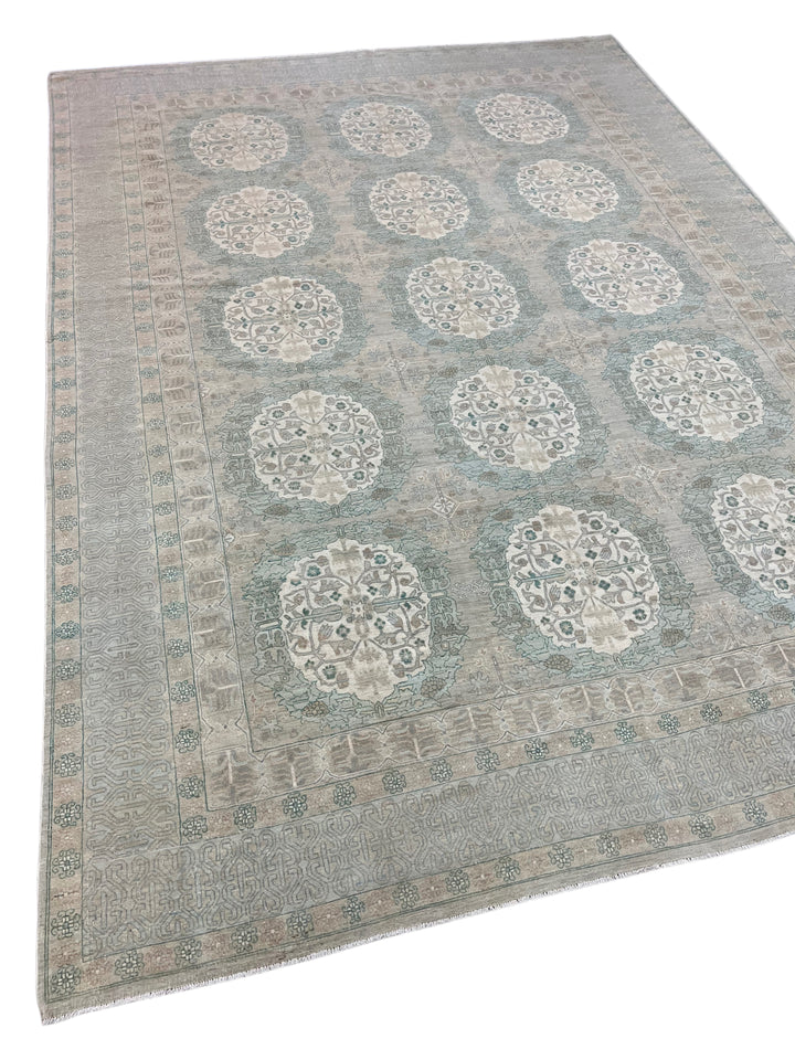 Soft Grey, Ivory &amp; Teal Medallion Area Rug – 8’10” x 12’2”