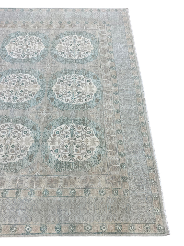 Soft Grey, Ivory &amp; Teal Medallion Area Rug – 8’10” x 12’2”