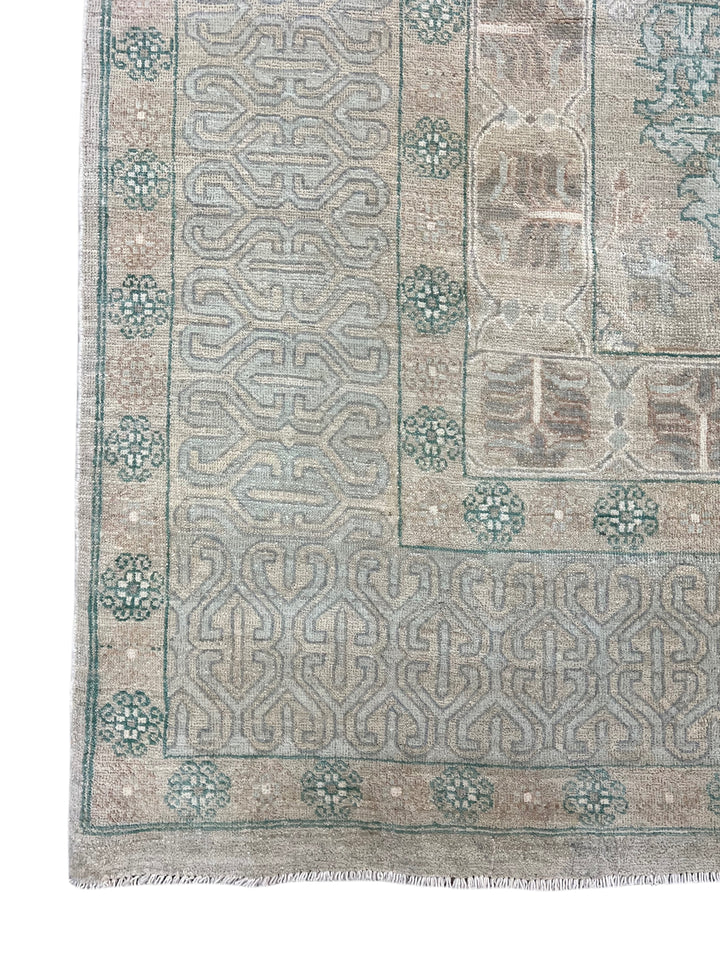 Soft Grey, Ivory &amp; Teal Medallion Area Rug – 8’10” x 12’2”