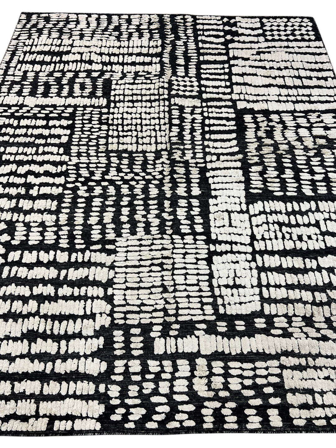 Black &amp; Ivory Abstract Textured Contemporary Area Rug – 8’2” x 10’0”