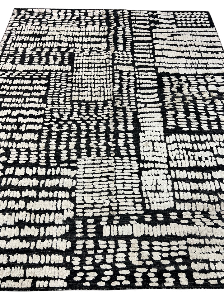 Black &amp; Ivory Abstract Textured Contemporary Area Rug – 8’2” x 10’0”
