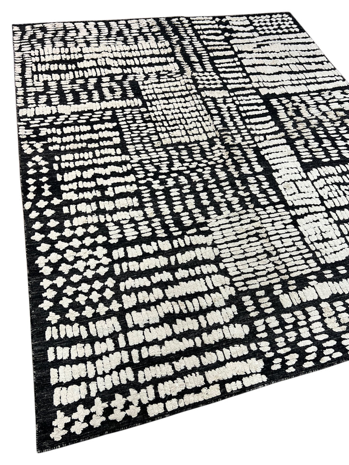 Black &amp; Ivory Abstract Textured Contemporary Area Rug – 8’2” x 10’0”