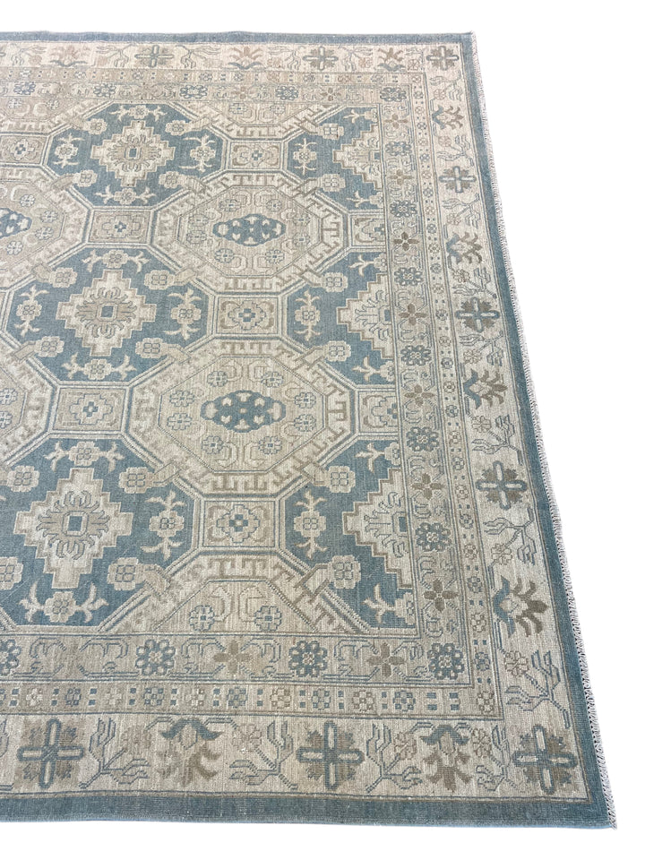 Soft Blue &amp; Taupe Geometric Medallion Area Rug – 8’2” x 9’11”