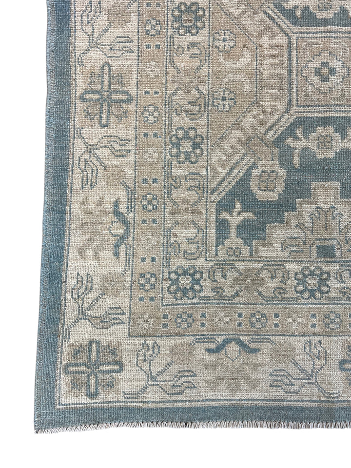 Soft Blue &amp; Taupe Geometric Medallion Area Rug – 8’2” x 9’11”