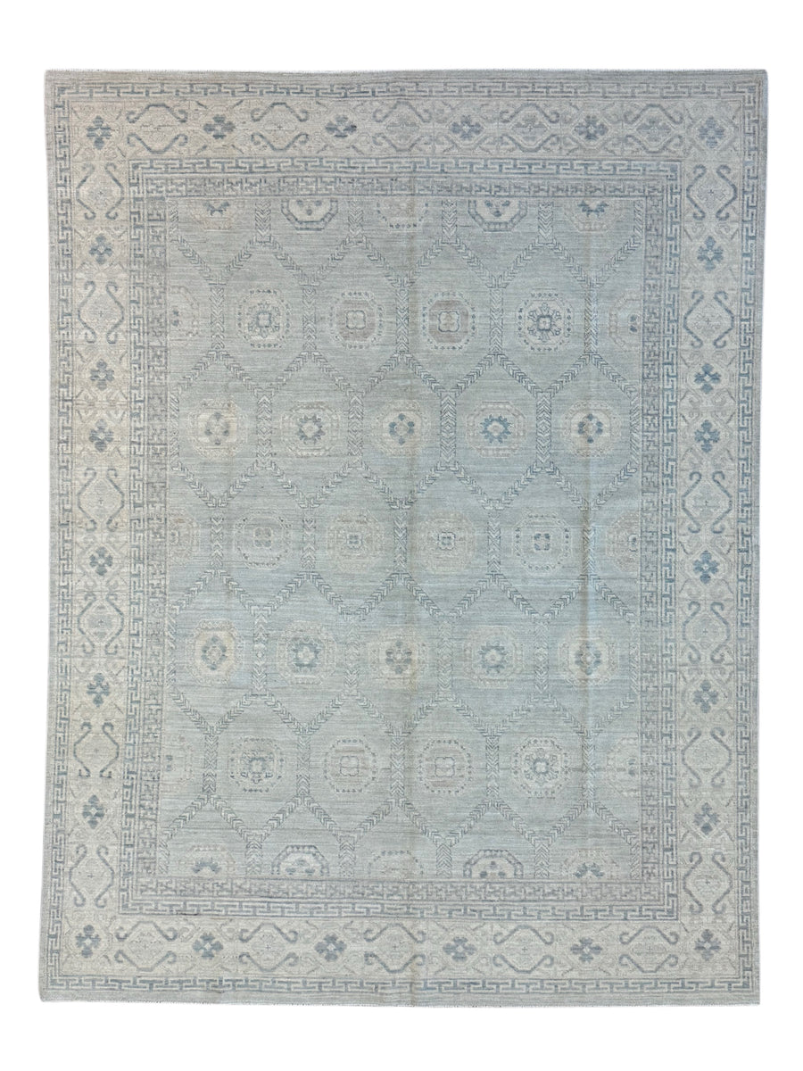 Pale Blue & Ivory Geometric Medallion Area Rug – 7’8” x 10’1”