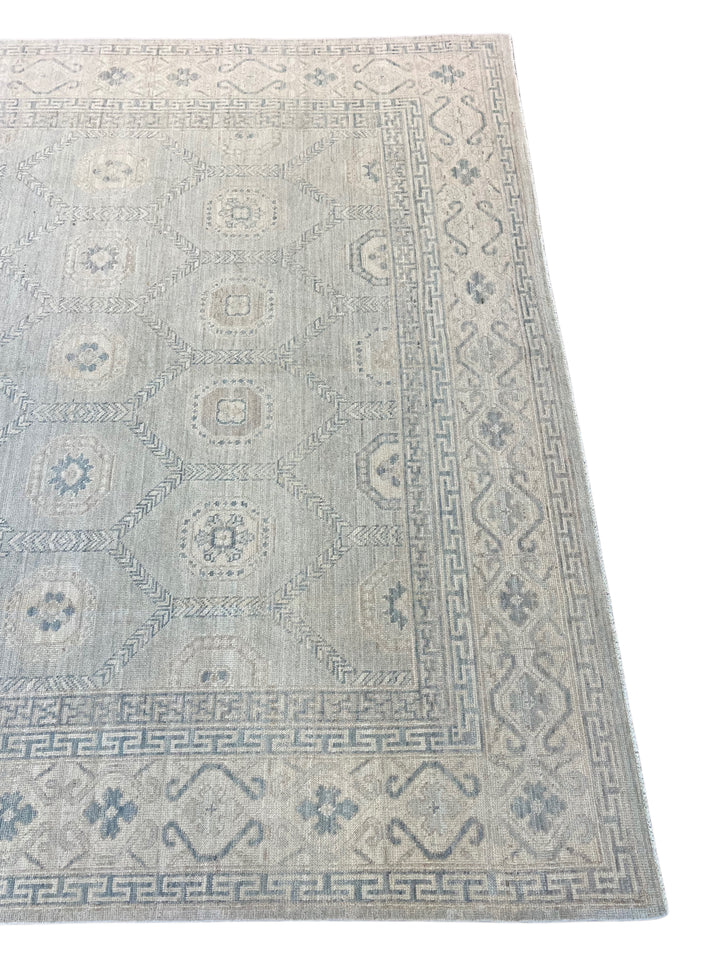 Pale Blue &amp; Ivory Geometric Medallion Area Rug – 7’8” x 10’1”