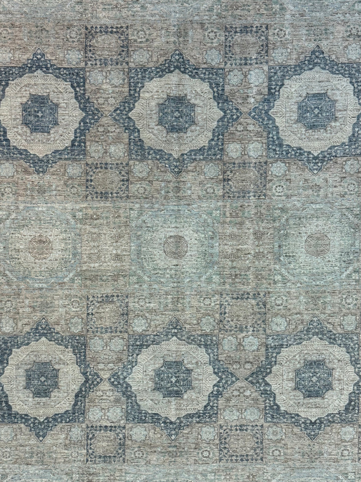 Blue, Taupe &amp; Ivory Antique-Look Low-Pile Area Rug – 8’ x 10’
