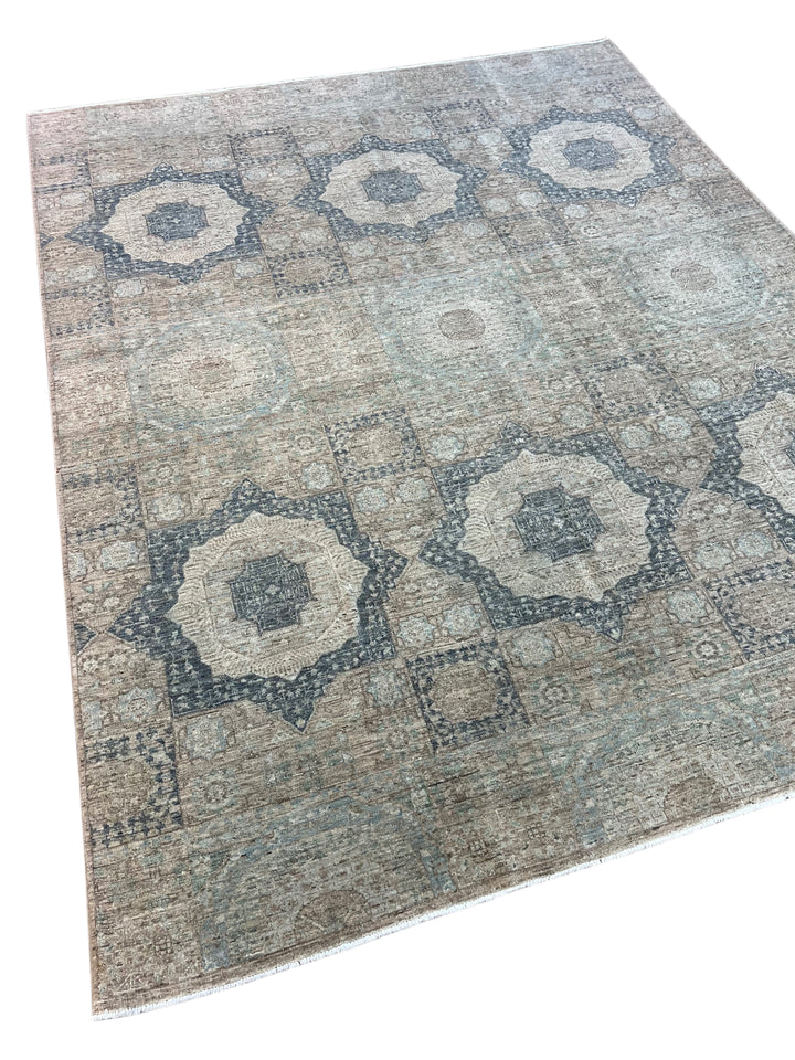 Blue, Taupe &amp; Ivory Antique-Look Low-Pile Area Rug – 8’ x 10’