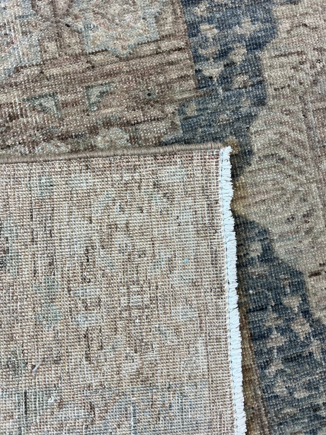 Blue, Taupe &amp; Ivory Antique-Look Low-Pile Area Rug – 8’ x 10’