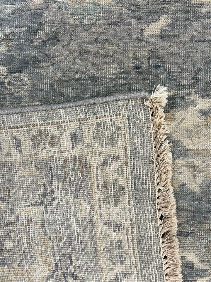 Beige &amp; Blue Antique-Looking Low-Pile Wool Area Rug – 7’8” x 9’7”