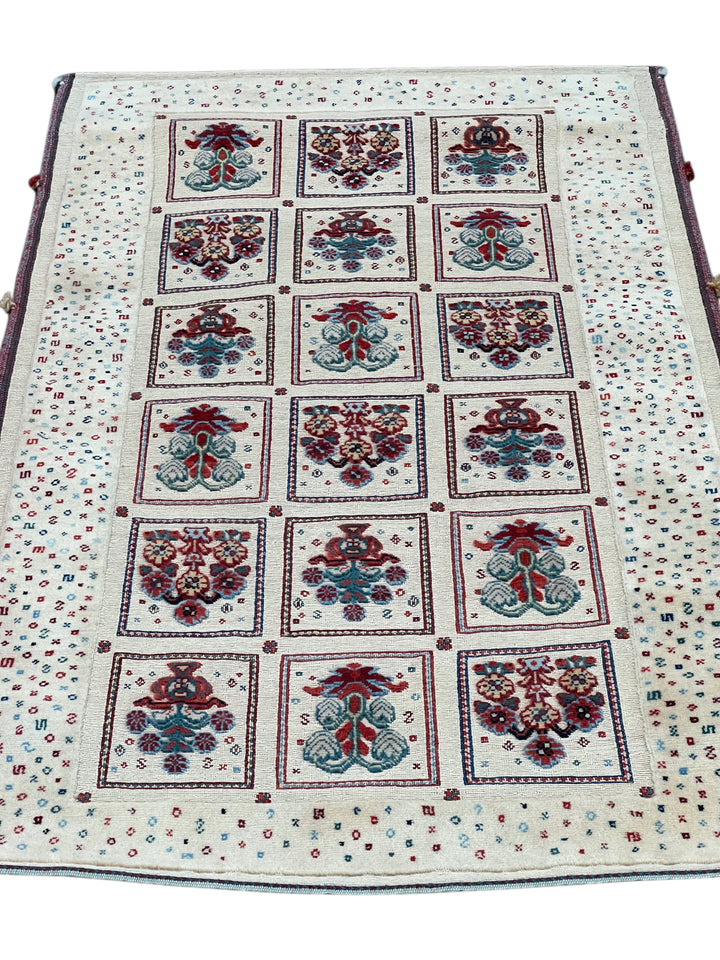 Ivory, Burgundy &amp; Blue Vintage Garden Panel Rug – 2’11” x 5’1”