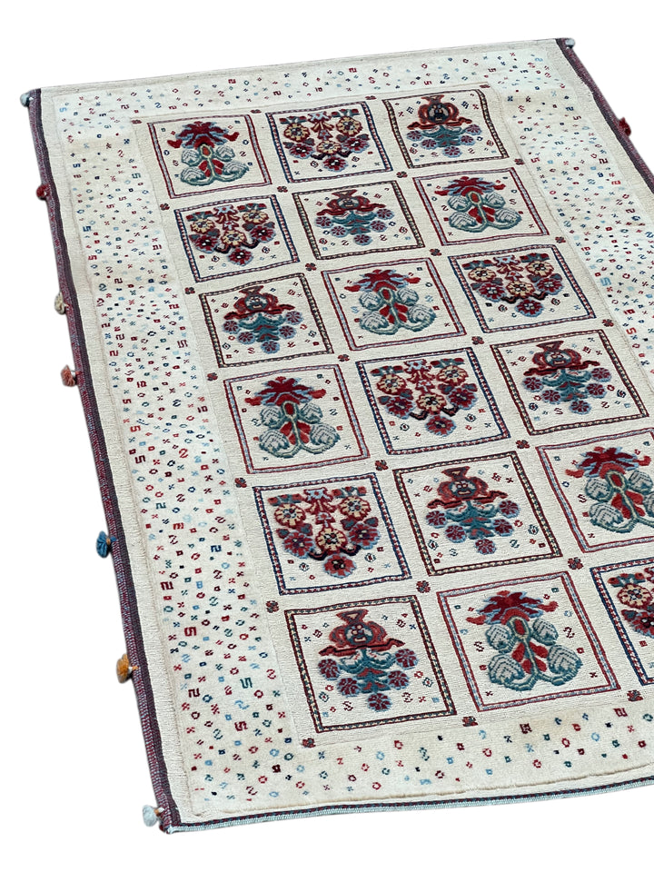 Ivory, Burgundy &amp; Blue Vintage Garden Panel Rug – 2’11” x 5’1”