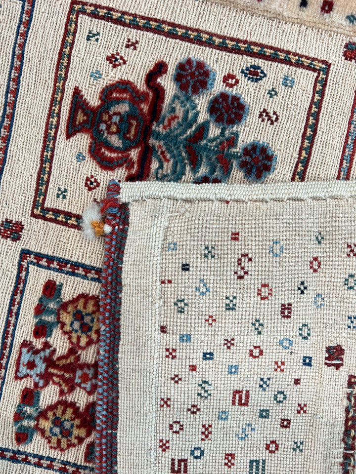 Ivory, Burgundy &amp; Blue Vintage Garden Panel Rug – 2’11” x 5’1”