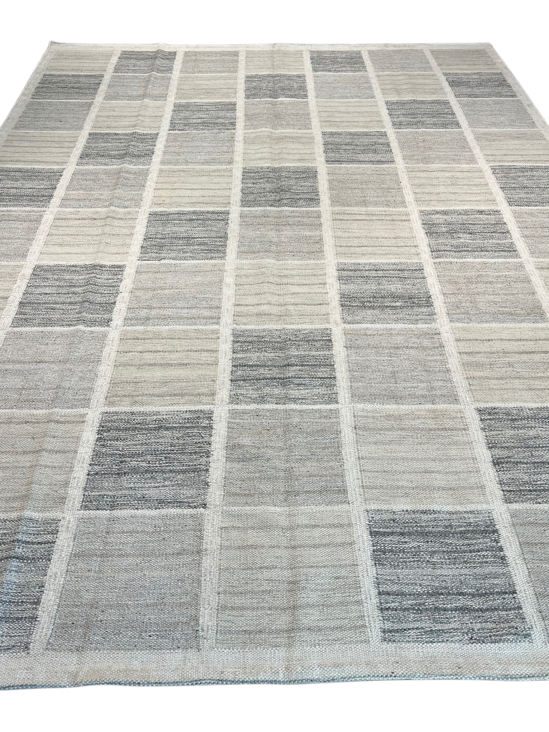 Ivory &amp; Gray Geometric Checkered Wool Flatweave Rug – 10’0” x 13’10”