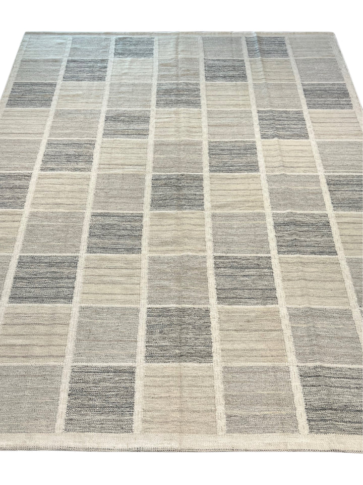 Ivory &amp; Gray Geometric Checkered Wool Flatweave Rug – 10’0” x 13’10”